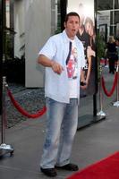 Adán Sandler llegando a el gracioso personas mundo estreno a el arco de luz hollywood teatros en los angeles California en julio 20 2009 2008 foto