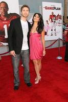 Eric Winter  Roselyn SanchezThe Game Plan World PremiereEl Capitan TheaterLos Angeles  CASeptember 23 20072007 photo