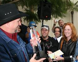 Garth BrooksRIAA Special Recognition Presentation on his 123 Million Recordings SoldGarth Brooks WOF Star outside of Capitol RecordsLos Angeles CANovember 5 20072007 photo
