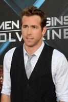 Ryan Reynolds  arrivng at the XMen Origins  Wolverine screening at Graumans Chinese Theater in Los Angeles CA on April 28 20092009 photo