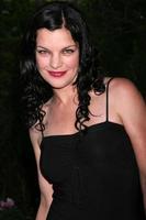 Pauley Perrette arriving at the YES on Prop 2 Campaign to stop Animal Crueltyat a private estate in BelAir CA onSeptember 28 20082008 photo