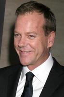 Kiefer Sutherland llegando a un foto exposición presentando el fotos tomado durante el producción de 24 - redención, capturado en África,exhibición a el paley centrar para medios de comunicación en beverly sierras, California en noviembre 10, 2008