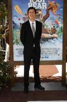 los angeles dic 11 tom cavanagh llega a el yogui oso 3d estreno a el pueblo teatro en diciembre 11 2010 en madera del oeste California foto