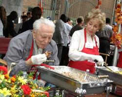 Celebrities Help to serve Thanksgiving Dinner to the homeless at the LA Mission in Downtown LALos Angeles CANovember 23 20052005 photo