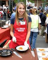 Celebrities Help to serve Thanksgiving Dinner to the homeless at the LA Mission in Downtown LALos Angeles CANovember 23 20052005 photo