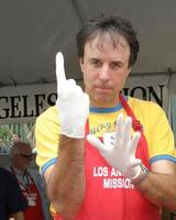 Celebrities Help to serve Thanksgiving Dinner to the homeless at the LA Mission in Downtown LALos Angeles CANovember 23 20052005 photo
