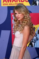 Taylor Swift arriving at  the Video Music Awards on MTV at Paramount Studios in Los Angeles CA onSeptember 7 20082008 photo
