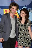 Robert Pattinson  Kristin Stewart in the Press Room at  the Video Music Awards on MTV at Paramount Studios in Los Angeles CA onSeptember 7 20082008 photo