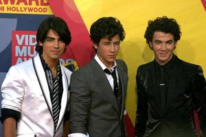 Jonas Brothers arriving at  the Video Music Awards on MTV at Paramount Studios in Los Angeles CA onSeptember 7 20082008 photo