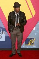 NeYo arriving at  the Video Music Awards on MTV at Paramount Studios in Los Angeles CA onSeptember 7 20082008 photo