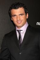 Tony dovolani llegando a el televisión guía revista más sexy estrellas fiesta a el puesta de sol torres hotel en Oeste hollywood California en marzo 24 20092009 foto