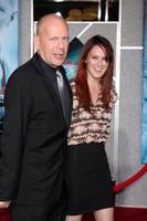 Bruce Willis  Rumer Willisarriving at the Surrogates PremiereEl Capitan TheaterLos Angeles CASeptember 24 20092009 photo