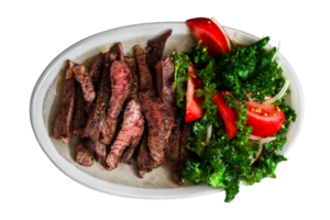 braten Rindfleisch Scheiben und frisch Salat isoliert auf ein transparent Hintergrund png