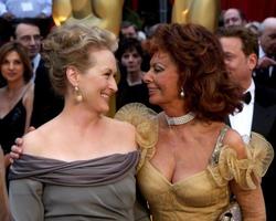 Meryl Streep  Sophia Loren  arriving at the 81st Academy Awards at the Kodak Theater in Los Angeles CA  onFebruary 22 20092009 photo