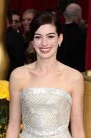 Anne Hathaway arriving at the 81st Academy Awards at the Kodak Theater in Los Angeles CA  onFebruary 22 20092009 photo