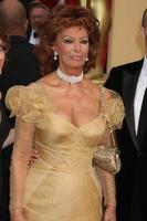 Sophia Loren   arriving at the 81st Academy Awards at the Kodak Theater in Los Angeles CA  onFebruary 22 20092009 photo