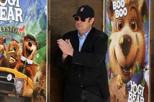 los angeles dic 11 dan aykroyd llega a el yogui oso 3d estreno a el pueblo teatro en diciembre 11 2010 en madera del oeste California foto