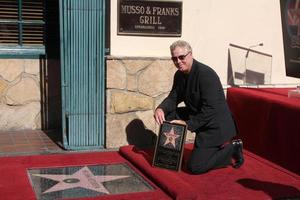 Guillermo petersen a el hollywood caminar de fama estrella ceremonia para Guillermo petersen en frente de Mussos francos restaurante en los angeles California en febrero 3 20092008 foto