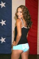 cristel khalil posando para prensa fotógrafos a el tiempo de día para Obama foto disparar para un Andrés cristiano anuncio para su Obama línea de ropa a el el Andrés cristiano wolrd sede en Glendale California en Agosto 15 20082008