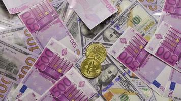 dollar, euro et bitcoin ensemble. investissement et globalement connu dollar et euro et suivant à leur le crypto-monnaie Bitcoin. video