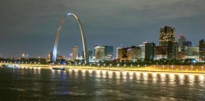 saint louis city skyline at night photo