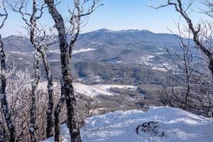 invierno y nieve paisaje cerca haya montaña norte carolina foto