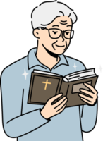 mayor hombre mira dentro santo Sagrada Escritura, lee Biblia. png