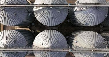 vuelo terminado agro silos granero ascensor en agroprocesamiento fabricación planta video