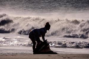 enormes olas del mar foto