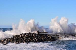 Huge sea waves photo