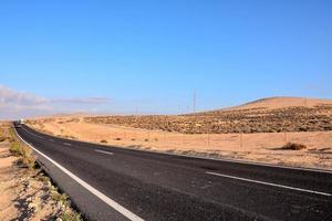 camino en el campo foto