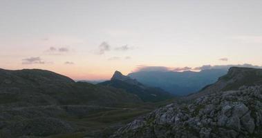 antenn soluppgång på de berg video