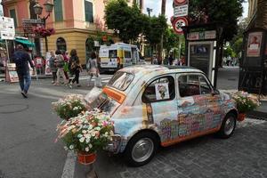 génova, italia - 5 de mayo de 2018 - euroflora regresa a génova en el escenario único de los parques nervi foto