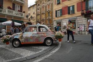 génova, italia - 5 de mayo de 2018 - euroflora regresa a génova en el escenario único de los parques nervi foto