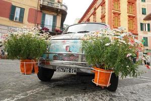 génova, italia - 5 de mayo de 2018 - euroflora regresa a génova en el escenario único de los parques nervi foto