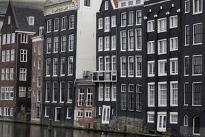 Amsterdam antiguo casas ver desde canales foto