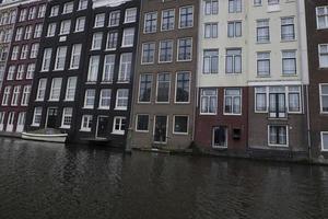 Amsterdam antiguo casas ver desde canales foto