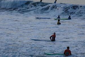 navegar colegio en un Oceano playa foto