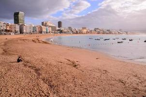 ciudad en la costa foto