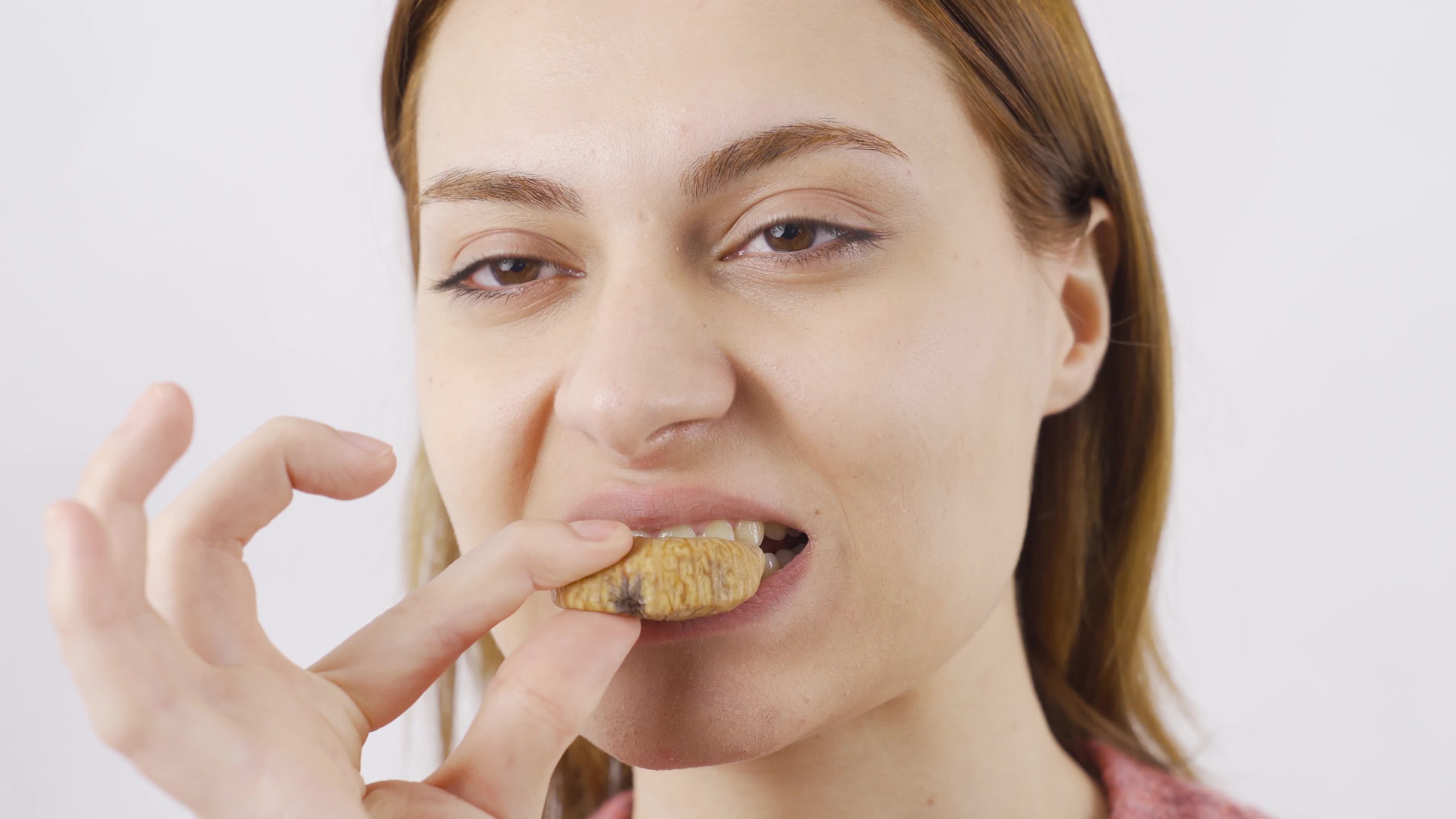 The Date Deception: Are You Eating Dried Figs? - w6s7ycx