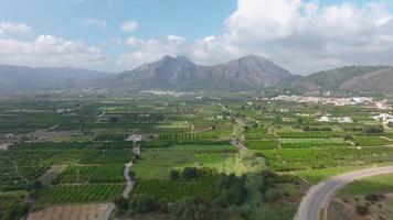 aéreo hiperlapso de el zona cerca el ciudad de Dénia video