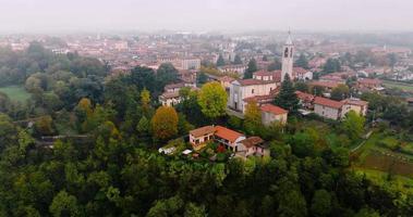 aereo Visualizza di il campagna fra Milano e bergamo. Italia video