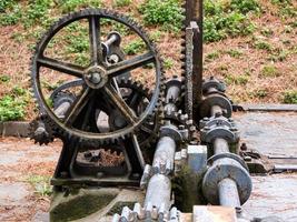 Rusty metal winch photo