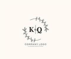 inicial kq letras hermosa floral femenino editable prefabricado monoline logo adecuado para spa salón piel pelo belleza boutique y cosmético compañía. vector