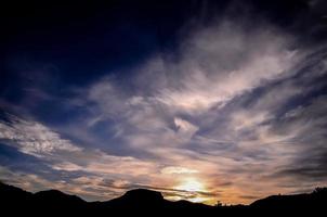 hermosa vista del atardecer foto