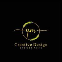 inicial qm belleza monograma y elegante logo diseño, escritura logo de inicial firma, boda, moda, floral y botánico logo concepto diseño. vector