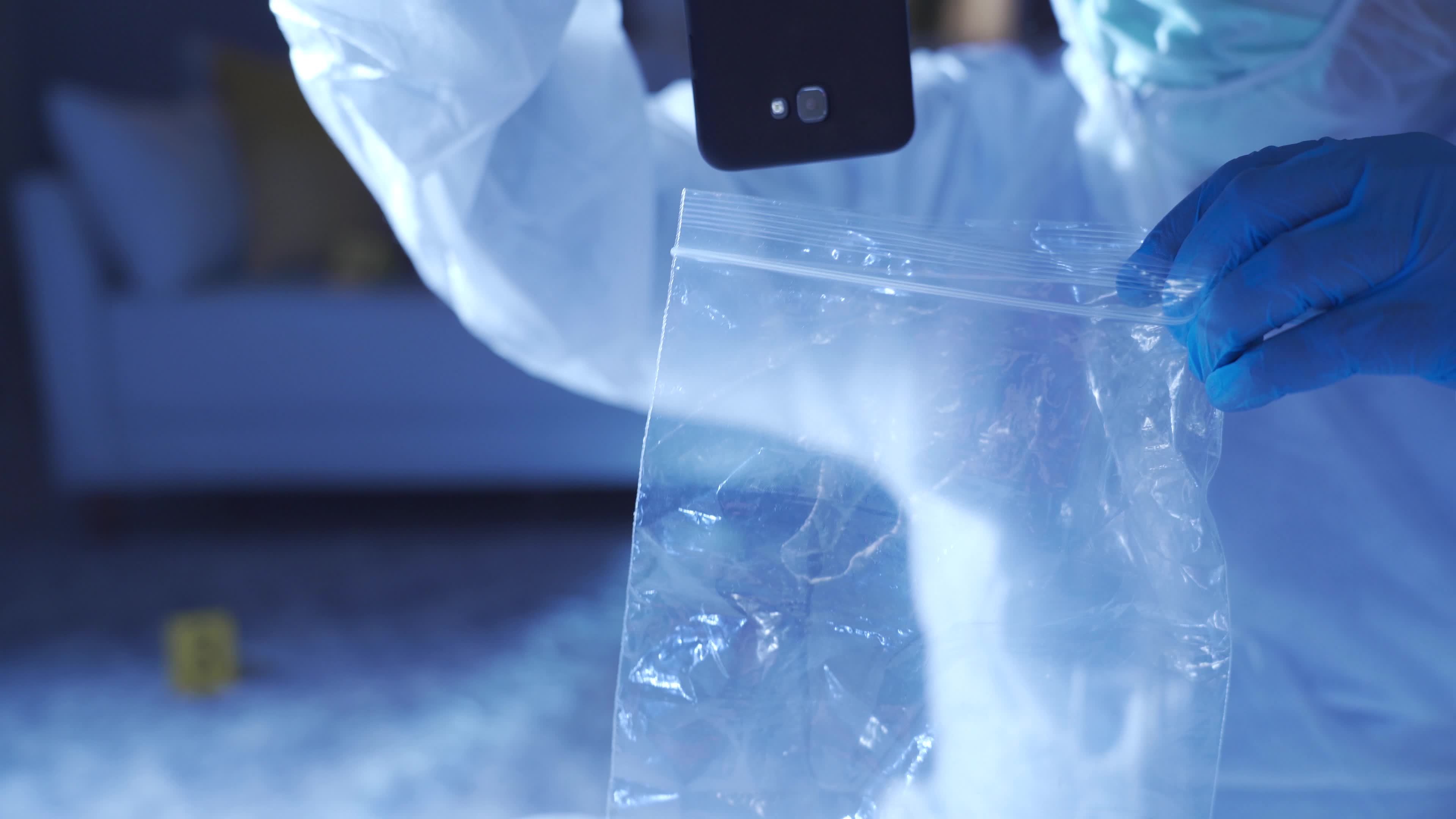 reunión forense evidencia a el crimen escena. forense experto quien