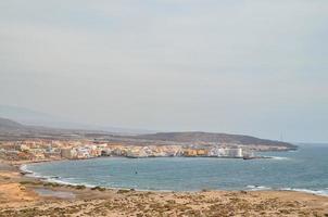 vista escénica de la costa foto