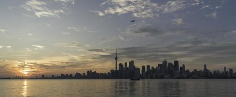 el Toronto orilla a puesta de sol. foto