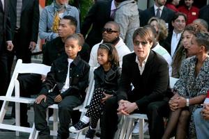 Tom Cruise with Wills friends and familyincluding Jaden  Willow Will  Jadas KidsWill Smith Handprint and Footprint Ceremony Graumans Chinese Theater ForecourtDecember 10 2007Los Angeles CA2007 photo